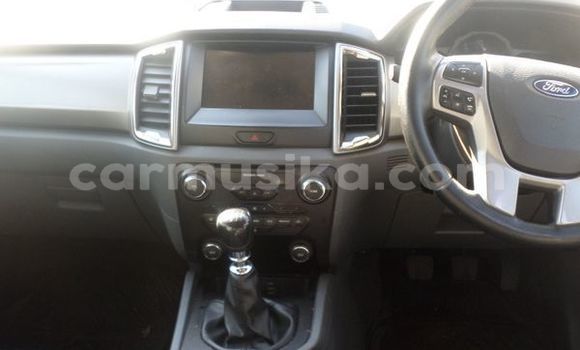 Nunua Ilio tumika Ford Ranger Fedha Gari ndani ya Alexandra Park nchini Harare Nunua Ilio tumika Ford Ranger Fedha Gari ndani ya Alexandra Park nchini Harare