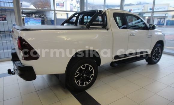 Acheter Occasion Voiture Toyota Hilux Blanc à Beitbridge, Matabeleland South Acheter Occasion Voiture Toyota Hilux Blanc à Beitbridge, Matabeleland South