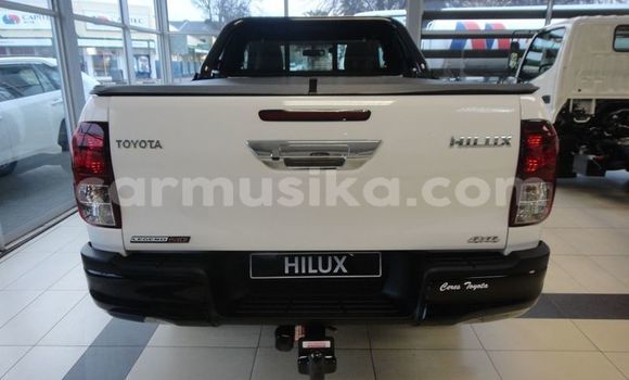 Acheter Occasion Voiture Toyota Hilux Blanc à Beitbridge, Matabeleland South Acheter Occasion Voiture Toyota Hilux Blanc à Beitbridge, Matabeleland South