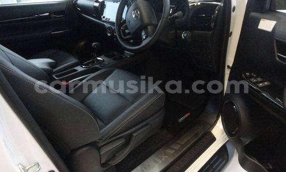 Acheter Occasion Voiture Toyota Hilux Blanc à Beitbridge, Matabeleland South Acheter Occasion Voiture Toyota Hilux Blanc à Beitbridge, Matabeleland South