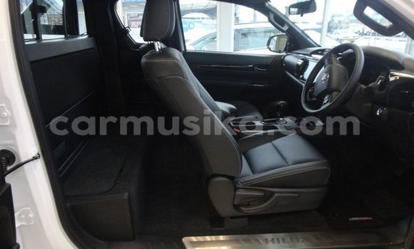 Acheter Occasion Voiture Toyota Hilux Blanc à Beitbridge, Matabeleland South Acheter Occasion Voiture Toyota Hilux Blanc à Beitbridge, Matabeleland South