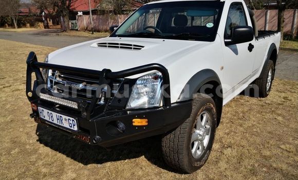Nunua Ilio tumika Isuzu KB Nyeupe Gari ndani ya Beitbridge nchini Matabeleland Kusini Nunua Ilio tumika Isuzu KB Nyeupe Gari ndani ya Beitbridge nchini Matabeleland Kusini