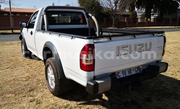 Nunua Ilio tumika Isuzu KB Nyeupe Gari ndani ya Beitbridge nchini Matabeleland Kusini Nunua Ilio tumika Isuzu KB Nyeupe Gari ndani ya Beitbridge nchini Matabeleland Kusini