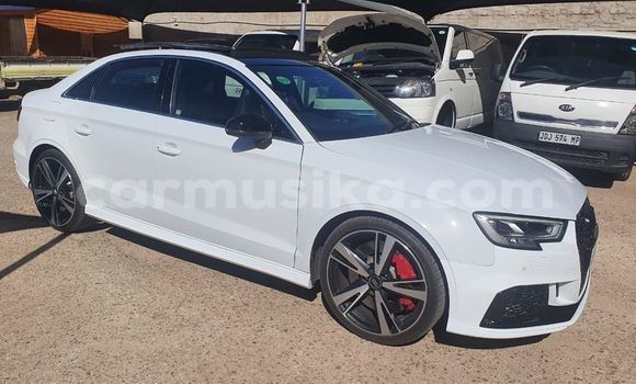 Acheter Occasion Voiture Audi RS3 Blanc à Beitbridge, Matabeleland South Acheter Occasion Voiture Audi RS3 Blanc à Beitbridge, Matabeleland South