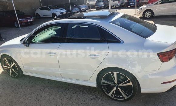 Acheter Occasion Voiture Audi RS3 Blanc à Beitbridge, Matabeleland South Acheter Occasion Voiture Audi RS3 Blanc à Beitbridge, Matabeleland South