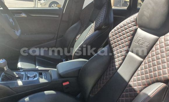 Acheter Occasion Voiture Audi RS3 Blanc à Beitbridge, Matabeleland South Acheter Occasion Voiture Audi RS3 Blanc à Beitbridge, Matabeleland South