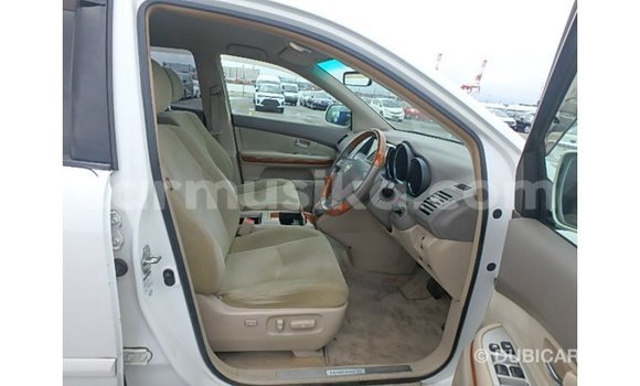 Tenga Imported Toyota Harrier Chena Mota in Import - Dubai in Harare Tenga Imported Toyota Harrier Chena Mota in Import - Dubai in Harare