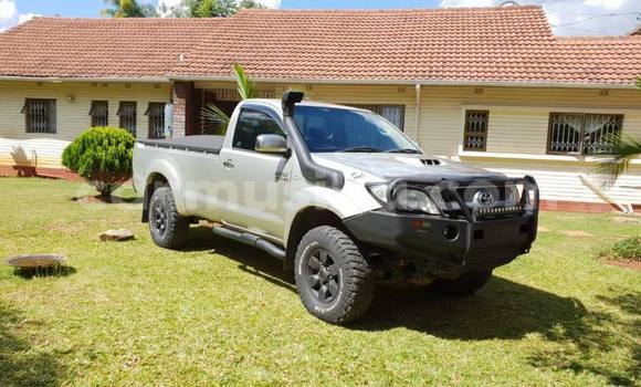 Tenga Tsaru Toyota Hilux Sirivha Mota in Harare in Harare Tenga Tsaru Toyota Hilux Sirivha Mota in Harare in Harare