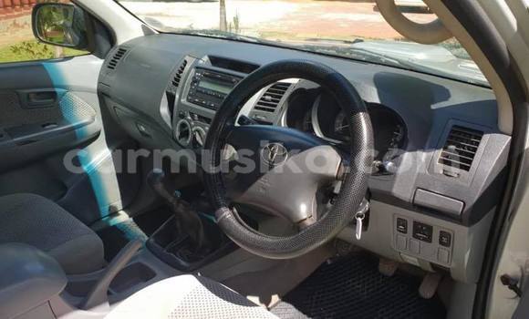 Tenga Tsaru Toyota Hilux Sirivha Mota in Harare in Harare Tenga Tsaru Toyota Hilux Sirivha Mota in Harare in Harare