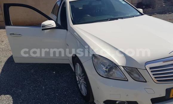 Tenga Tsaru Mercedes‒Benz E–Class Chena Mota in Bulawayo in Bulawayo Tenga Tsaru Mercedes‒Benz E–Class Chena Mota in Bulawayo in Bulawayo