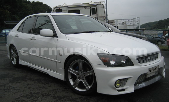 Buy Used Toyota Altezza White Car in Beitbridge in Matabeleland South Buy Used Toyota Altezza White Car in Beitbridge in Matabeleland South