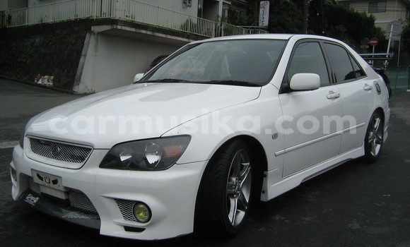 Nunua Ilio tumika Toyota Altezza Nyeupe Gari ndani ya Beitbridge nchini Matabeleland Kusini Nunua Ilio tumika Toyota Altezza Nyeupe Gari ndani ya Beitbridge nchini Matabeleland Kusini