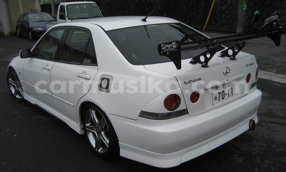 Nunua Ilio tumika Toyota Altezza Nyeupe Gari ndani ya Beitbridge nchini Matabeleland Kusini Nunua Ilio tumika Toyota Altezza Nyeupe Gari ndani ya Beitbridge nchini Matabeleland Kusini