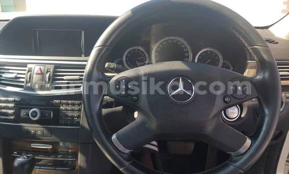 Tenga Tsaru Mercedes‒Benz E–Class Chena Mota in Bulawayo in Bulawayo Tenga Tsaru Mercedes‒Benz E–Class Chena Mota in Bulawayo in Bulawayo