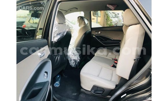 Tenga Imported Hyundai Santa Fe Nhema Mota in Import - Dubai in Harare Tenga Imported Hyundai Santa Fe Nhema Mota in Import - Dubai in Harare