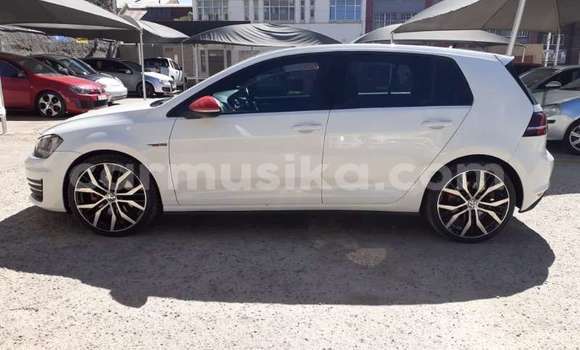 Tenga Tsaru Volkswagen Golf GTI Chena Mota in Beitbridge in Matabeleland South