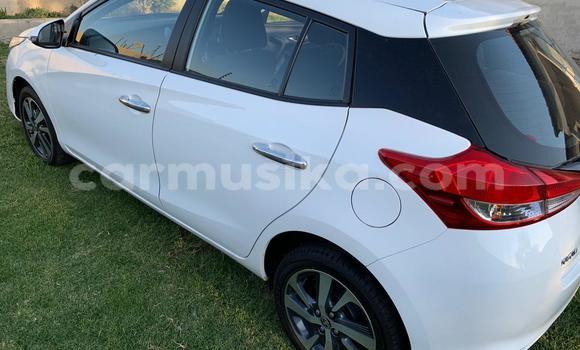 Acheter Occasion Voiture Toyota Yaris Blanc à Beitbridge, Matabeleland South Acheter Occasion Voiture Toyota Yaris Blanc à Beitbridge, Matabeleland South