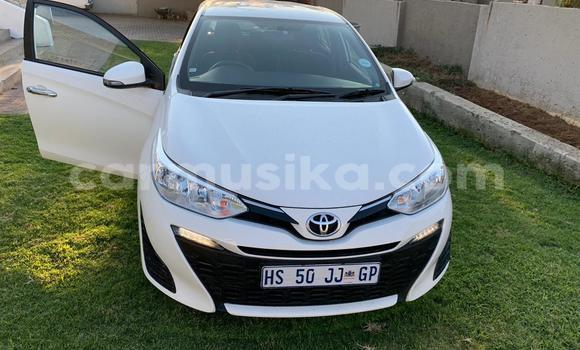 Acheter Occasion Voiture Toyota Yaris Blanc à Beitbridge, Matabeleland South Acheter Occasion Voiture Toyota Yaris Blanc à Beitbridge, Matabeleland South