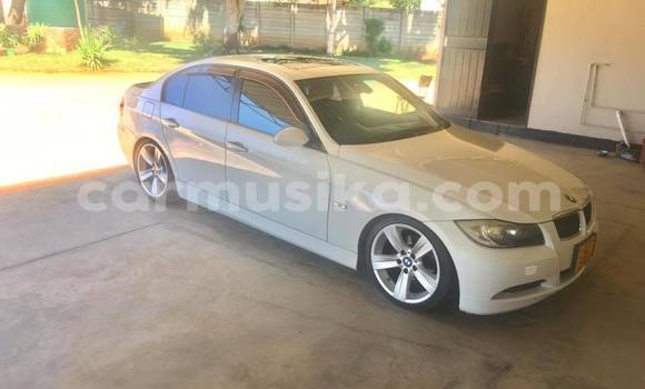 Tenga Tsaru BMW 3–Series Chena Mota in Bulawayo in Bulawayo Tenga Tsaru BMW 3–Series Chena Mota in Bulawayo in Bulawayo