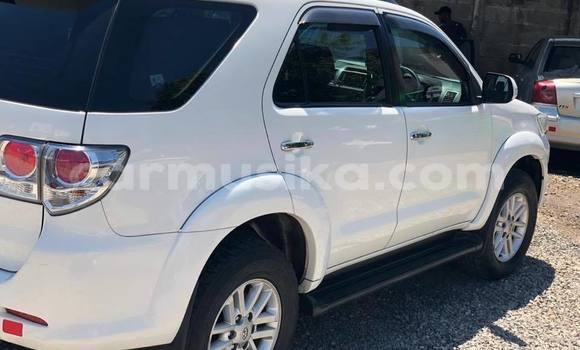 Tenga Tsaru Toyota Fortuner Chena Mota in Bulawayo in Bulawayo Tenga Tsaru Toyota Fortuner Chena Mota in Bulawayo in Bulawayo