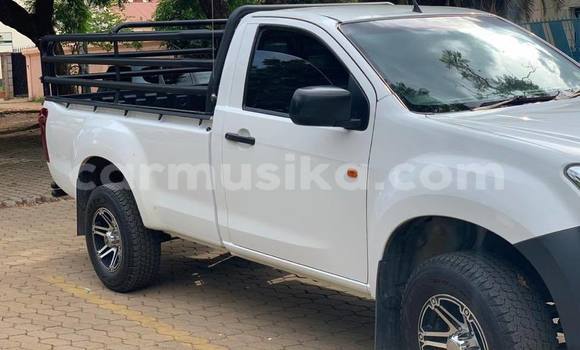 Tenga Tsaru Isuzu KB Chena Mota in Bulawayo in Bulawayo Tenga Tsaru Isuzu KB Chena Mota in Bulawayo in Bulawayo