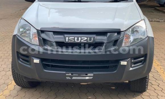 Tenga Tsaru Isuzu KB Chena Mota in Bulawayo in Bulawayo Tenga Tsaru Isuzu KB Chena Mota in Bulawayo in Bulawayo