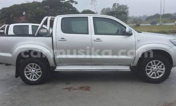 Tenga Tsaru Toyota Hilux Sirivha Mota in Bulawayo in Bulawayo Tenga Tsaru Toyota Hilux Sirivha Mota in Bulawayo in Bulawayo