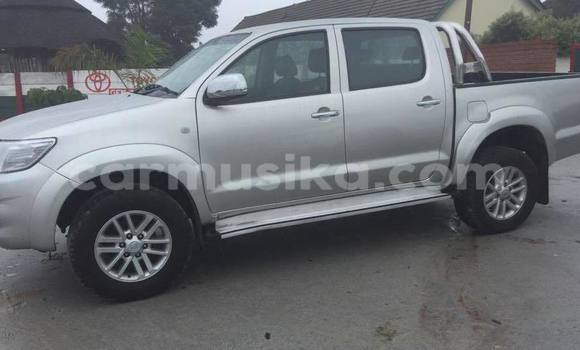Tenga Tsaru Toyota Hilux Sirivha Mota in Bulawayo in Bulawayo Tenga Tsaru Toyota Hilux Sirivha Mota in Bulawayo in Bulawayo
