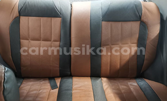 Acheter Occasion Voiture Toyota Corolla Rouge à Beitbridge, Matabeleland South Acheter Occasion Voiture Toyota Corolla Rouge à Beitbridge, Matabeleland South