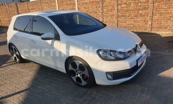 Tenga Tsaru Volkswagen Golf Chena Mota in Beitbridge in Matabeleland South