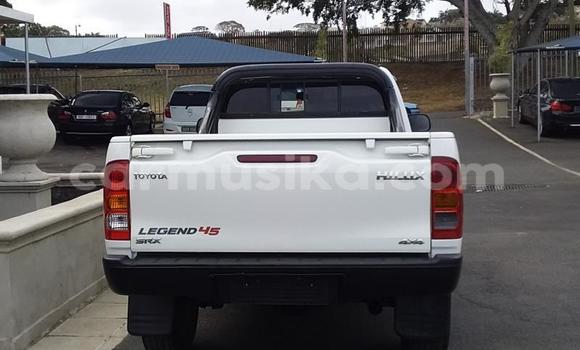 Buy Used Toyota Hilux White Car in Harare in Harare Buy Used Toyota Hilux White Car in Harare in Harare