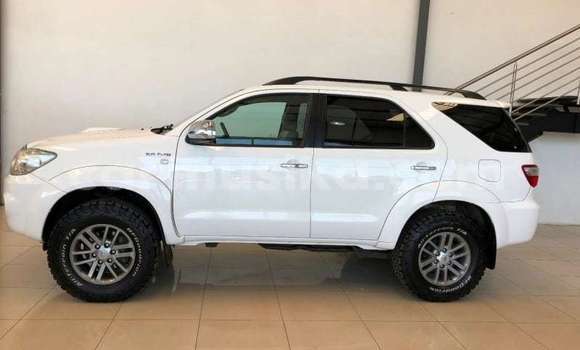 Acheter Occasion Voiture Toyota Fortuner Blanc à Harare, Harare Acheter Occasion Voiture Toyota Fortuner Blanc à Harare, Harare