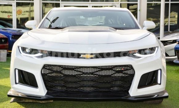Nunua Imported Chevrolet Camaro Nyeupe Gari ndani ya Import - Dubai nchini Harare