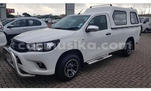 Acheter Occasion Voiture Toyota Hilux Blanc à Alexandra Park, Harare Acheter Occasion Voiture Toyota Hilux Blanc à Alexandra Park, Harare
