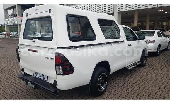 Acheter Occasion Voiture Toyota Hilux Blanc à Alexandra Park, Harare Acheter Occasion Voiture Toyota Hilux Blanc à Alexandra Park, Harare