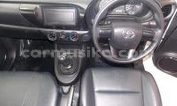 Acheter Occasion Voiture Toyota Hilux Blanc à Alexandra Park, Harare Acheter Occasion Voiture Toyota Hilux Blanc à Alexandra Park, Harare