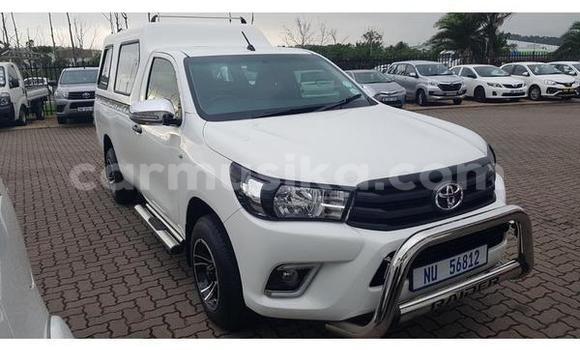 Acheter Occasion Voiture Toyota Hilux Blanc à Alexandra Park, Harare Acheter Occasion Voiture Toyota Hilux Blanc à Alexandra Park, Harare