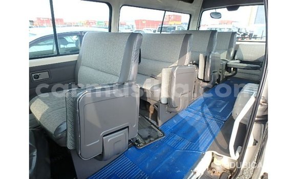 Tenga Imported Nissan Caravan Chena Mota in Import - Dubai in Harare Tenga Imported Nissan Caravan Chena Mota in Import - Dubai in Harare