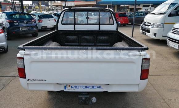 Tenga Tsaru Toyota Hilux Zvimwe Mota in Beitbridge in Matabeleland South Tenga Tsaru Toyota Hilux Zvimwe Mota in Beitbridge in Matabeleland South