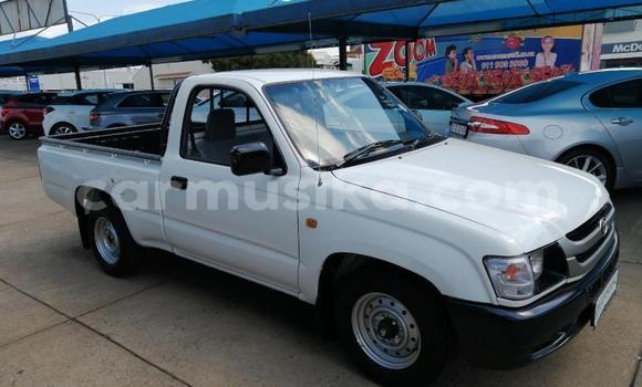 Tenga Tsaru Toyota Hilux Zvimwe Mota in Beitbridge in Matabeleland South Tenga Tsaru Toyota Hilux Zvimwe Mota in Beitbridge in Matabeleland South