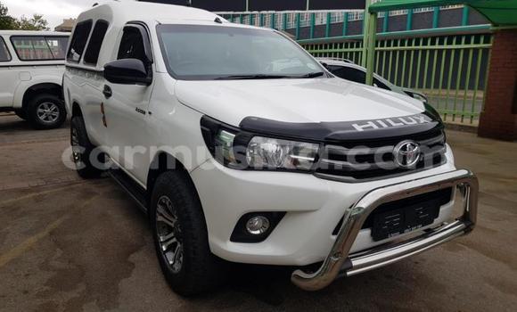 Buy Used Toyota Hilux White Car in Beitbridge in Matabeleland South Buy Used Toyota Hilux White Car in Beitbridge in Matabeleland South