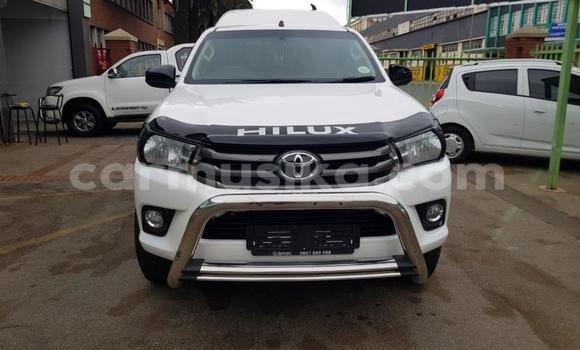 Buy Used Toyota Hilux White Car in Beitbridge in Matabeleland South Buy Used Toyota Hilux White Car in Beitbridge in Matabeleland South