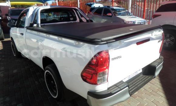 Nunua Ilio tumika Toyota Hilux Nyeupe Gari ndani ya Beitbridge nchini Matabeleland Kusini Nunua Ilio tumika Toyota Hilux Nyeupe Gari ndani ya Beitbridge nchini Matabeleland Kusini