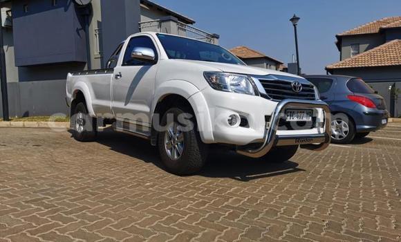 Buy Used Toyota Hilux White Car in Beitbridge in Matabeleland South Buy Used Toyota Hilux White Car in Beitbridge in Matabeleland South