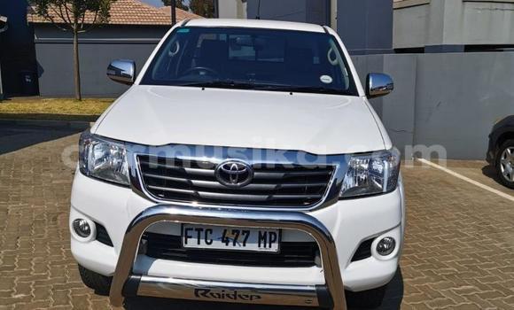 Buy Used Toyota Hilux White Car in Beitbridge in Matabeleland South Buy Used Toyota Hilux White Car in Beitbridge in Matabeleland South