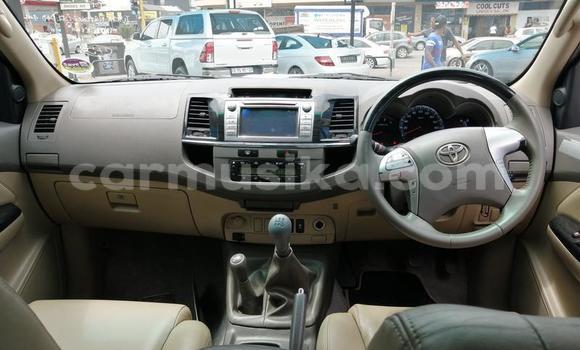 Acheter Occasion Voiture Toyota Fortuner Blanc à Beitbridge, Matabeleland South Acheter Occasion Voiture Toyota Fortuner Blanc à Beitbridge, Matabeleland South