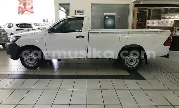 Tenga Tsaru Toyota Hilux Chena Mota in Beitbridge in Matabeleland South Tenga Tsaru Toyota Hilux Chena Mota in Beitbridge in Matabeleland South