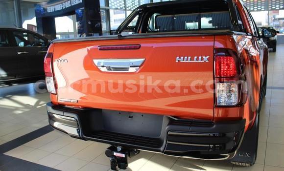 Buy Used Toyota Hilux Red Car in Beitbridge in Matabeleland South Buy Used Toyota Hilux Red Car in Beitbridge in Matabeleland South