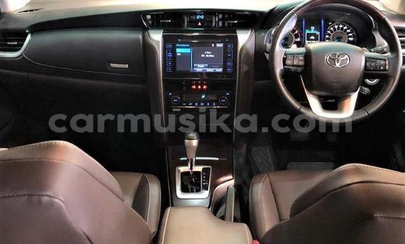 Acheter Occasion Voiture Toyota Fortuner Blanc à Beitbridge, Matabeleland South Acheter Occasion Voiture Toyota Fortuner Blanc à Beitbridge, Matabeleland South