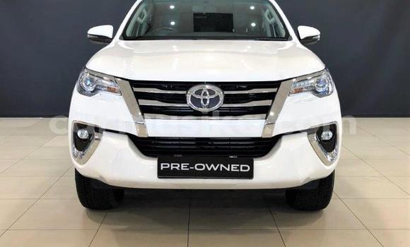 Acheter Occasion Voiture Toyota Fortuner Blanc à Beitbridge, Matabeleland South Acheter Occasion Voiture Toyota Fortuner Blanc à Beitbridge, Matabeleland South